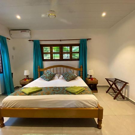 فيلا Coin D'Or Anse Volbert Village المظهر الخارجي الصورة